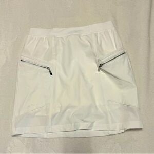 White GG golf skirt. Worn once and in brand new condition.